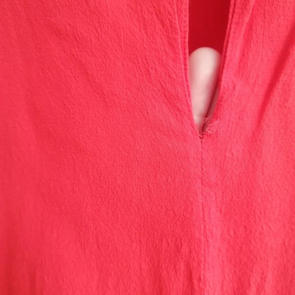 Aritzia Babaton Half Sleeve Red Crepe Blouse with Side Slits Small - Picture 12 of 16